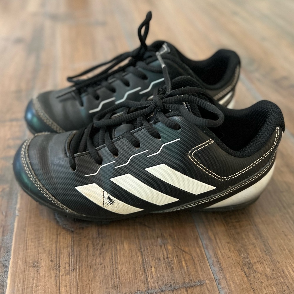 Adidas size 13 baseball cleats